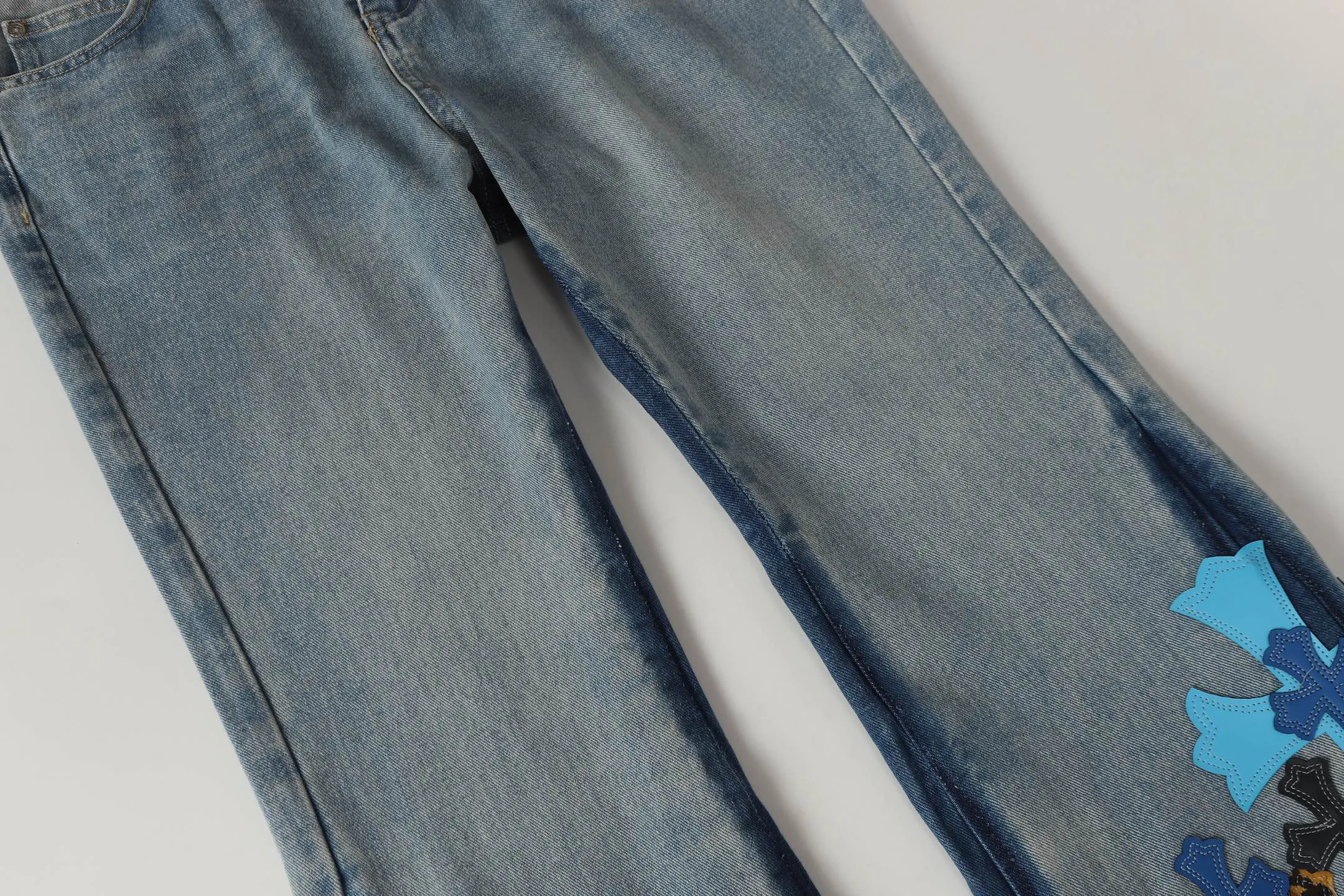 P300 cross-border quantity model, please do not place an order if you are pursuing quality - Chrome Hearts/Chrome Heart Cross✝️Applied leather embroidered washed jeans trousers casual pants flared pants -High weight, high density and high quality. The wool is soft, delicate and skin-friendly. It feels soft and silky. It has excellent warmth and skin-friendly properties. -Size: 28 30 32 34 36